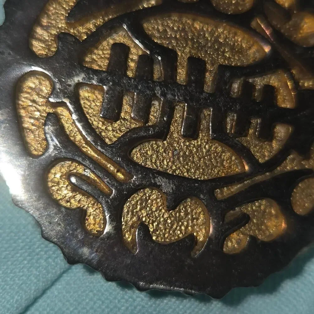 Vtg 1975 MIMI DI N Shou Longevity Character Gold Tone Belt Buckle - Size 2.2.5